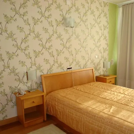 Отель D. Ines De Castro 3*