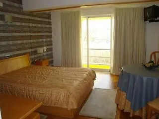 D. Ines De Castro 3*