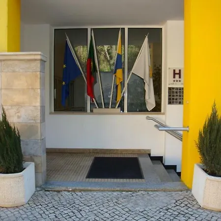 Отель D. Ines De Castro